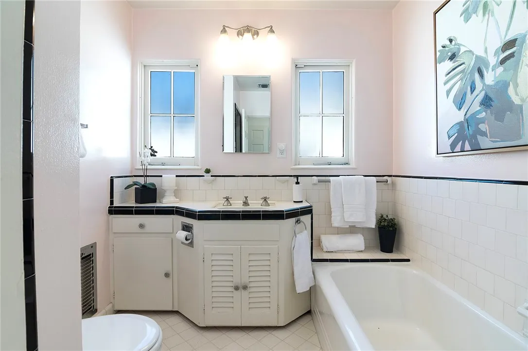 1324 W Morningside, Burbank, California 91506 home-pic-23